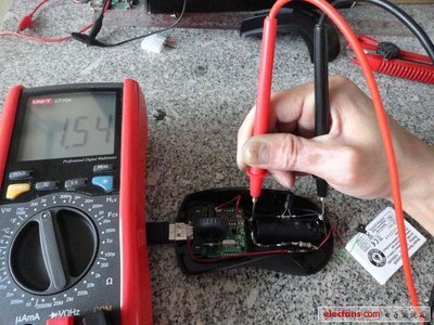 創(chuàng)意無極限 為無線鼠標(biāo)換上內(nèi)置充電電池，實(shí)現(xiàn)通電狀態(tài)下的便捷維護(hù)與電壓測(cè)量